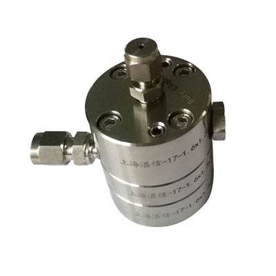 Single Hole Spinning Spinneret for Manufacturing Dual Layer Composite Hollow Fiber Membrane